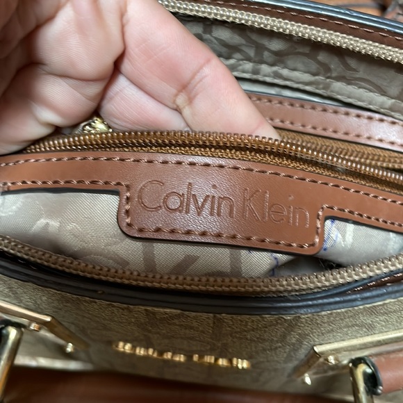 Bundle of 2 purses Calvin Klein and b.o.c - Picture 6 of 11